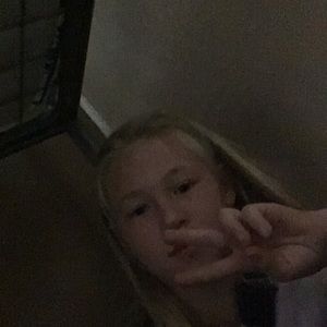 Meet your Posher, Alavia